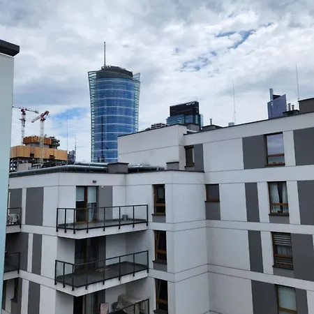 Sloneczny Spire * ワルシャワ