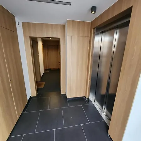 Sloneczny Spire ワルシャワ