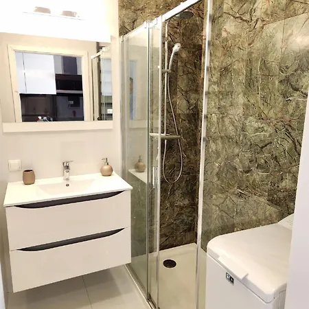 Sloneczny Spire ワルシャワ